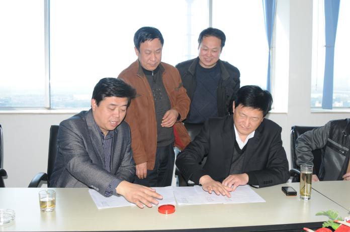 2012年3月31日，洛陽市國資委與魏振幫、李佑生、?？≥x、李愛科、張斌等5人組成的職工聯(lián)合購買體簽訂《產(chǎn)權(quán)轉(zhuǎn)讓協(xié)議》。